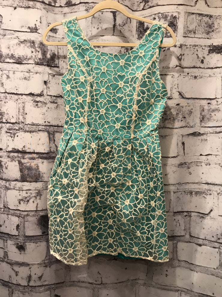 GREEN/IVORY FLOWER SHORT DRESS