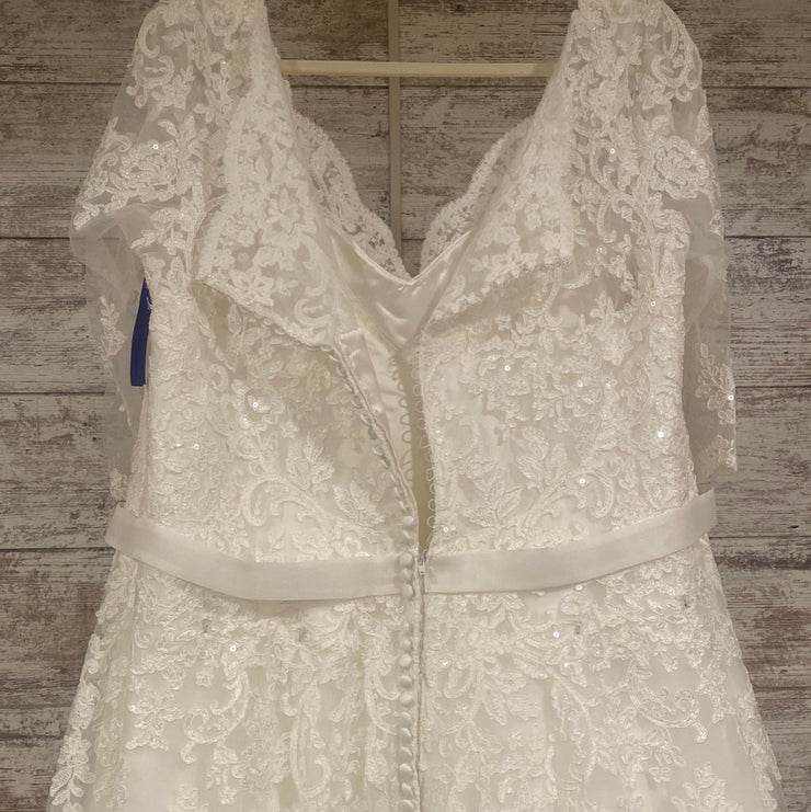 WHITE/FLORAL WEDDING GOWN