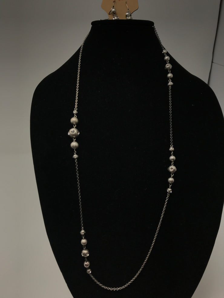 SILVER EARING/NECKLACE SET