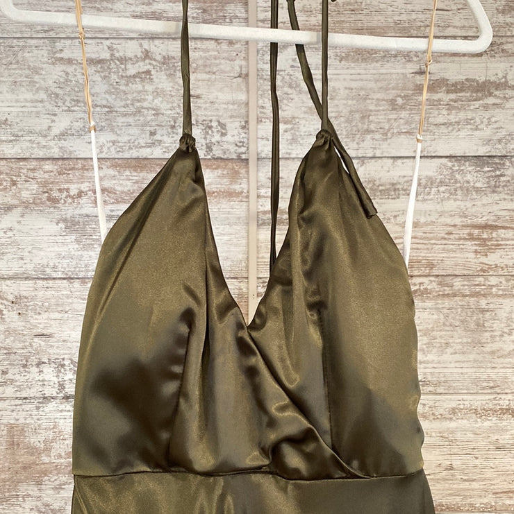 GREEN LONG EVENING GOWN