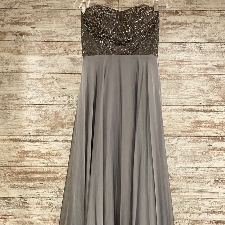 GRAY/SILVER LONG EVENING GOWN