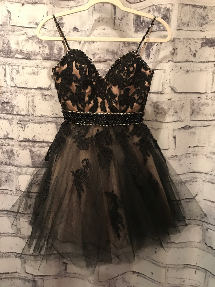 BLACK/TAN SHORT POOFY DRESS – Savvy Seconds Boutique BLACK/TAN SHORT POOFY DRESS – Savvy Seconds Boutique