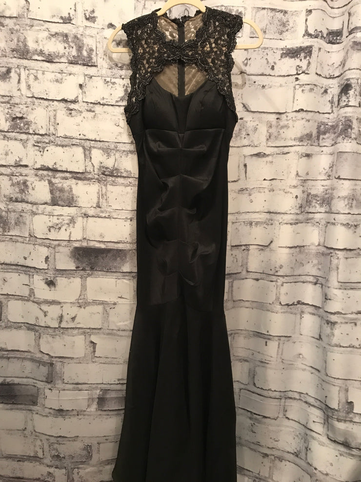 BLACK MERMAID GOWN