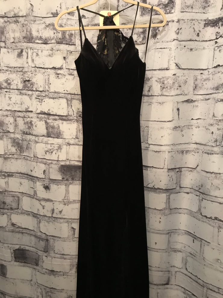 BLACK VELVET LONG EVENING GOWN