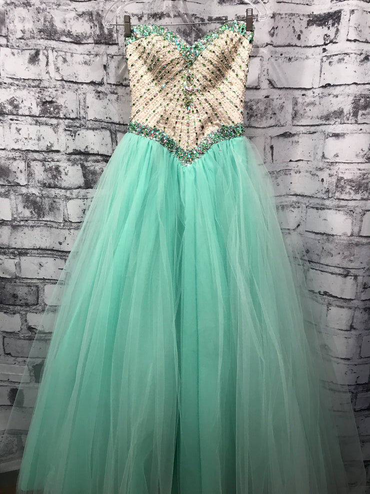 GREEN/IVORY PRINCESS GOWN